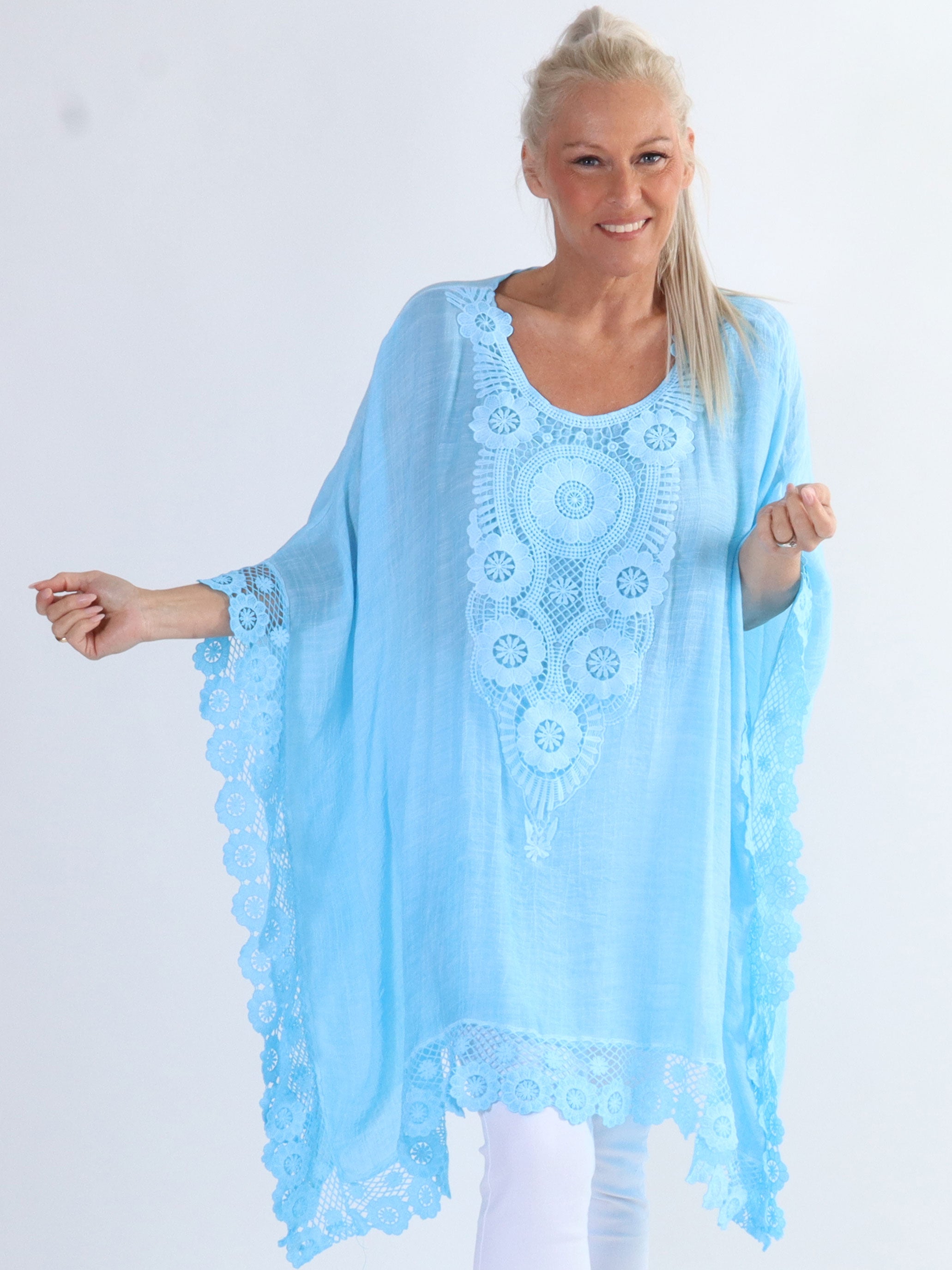 Leslie - Vacker plus size tunika med spetskanter